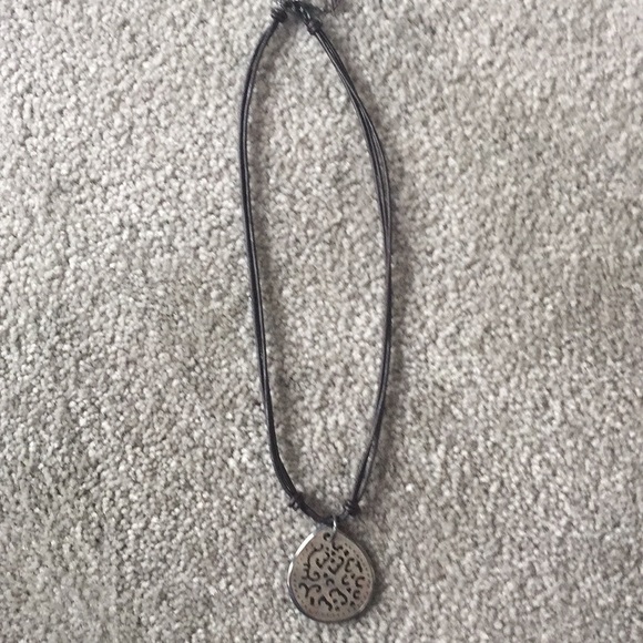 Silpada Shell Necklace Set - Picture 3 of 4